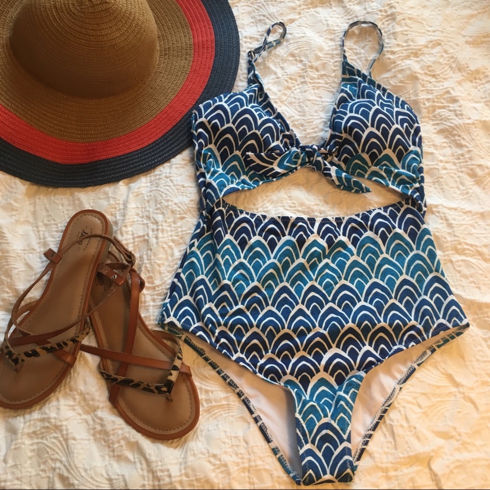 Cupshe Seasons Of Blue One-Piece Swimsuit